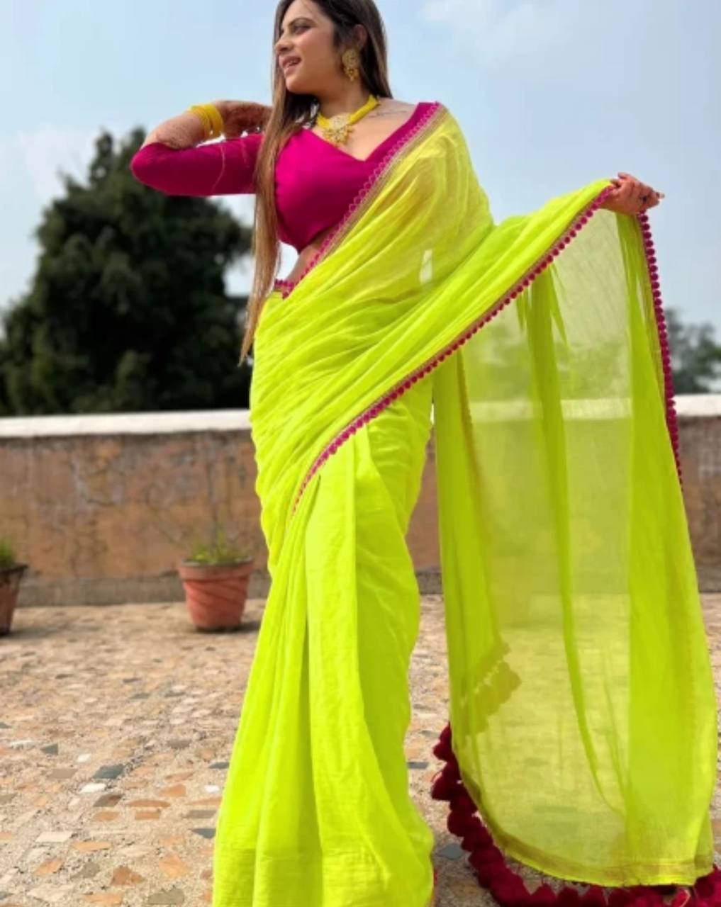 Premium Mul Cotton Saree with Designer Blouse and Pallu Latkan